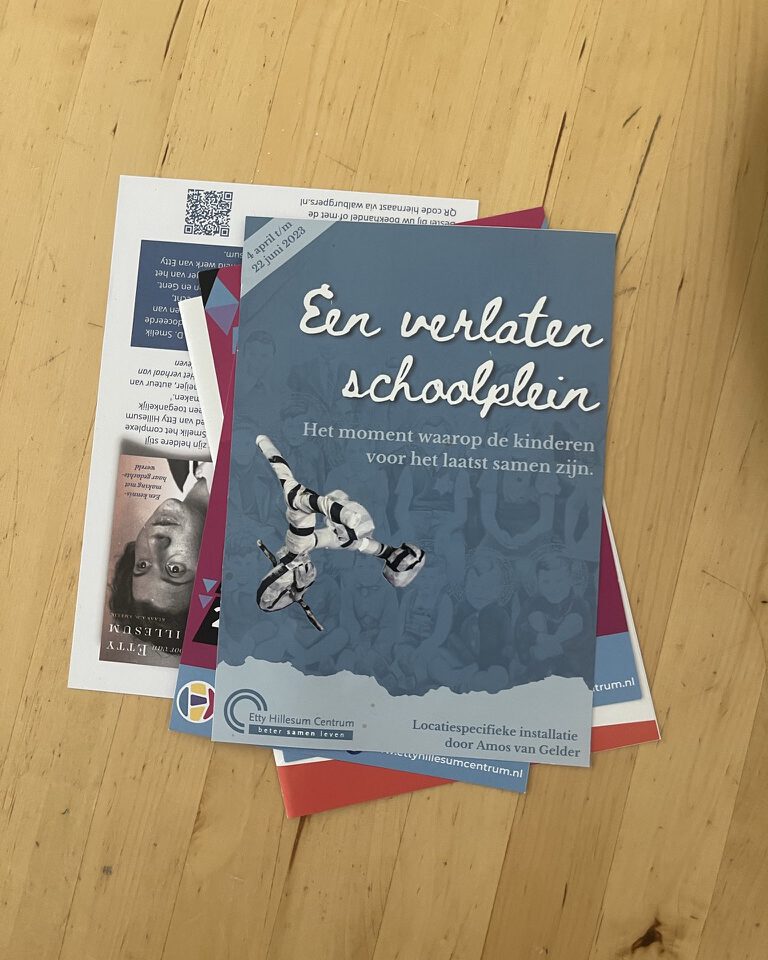 Flyer 'Een Verlaten Schoolplein"